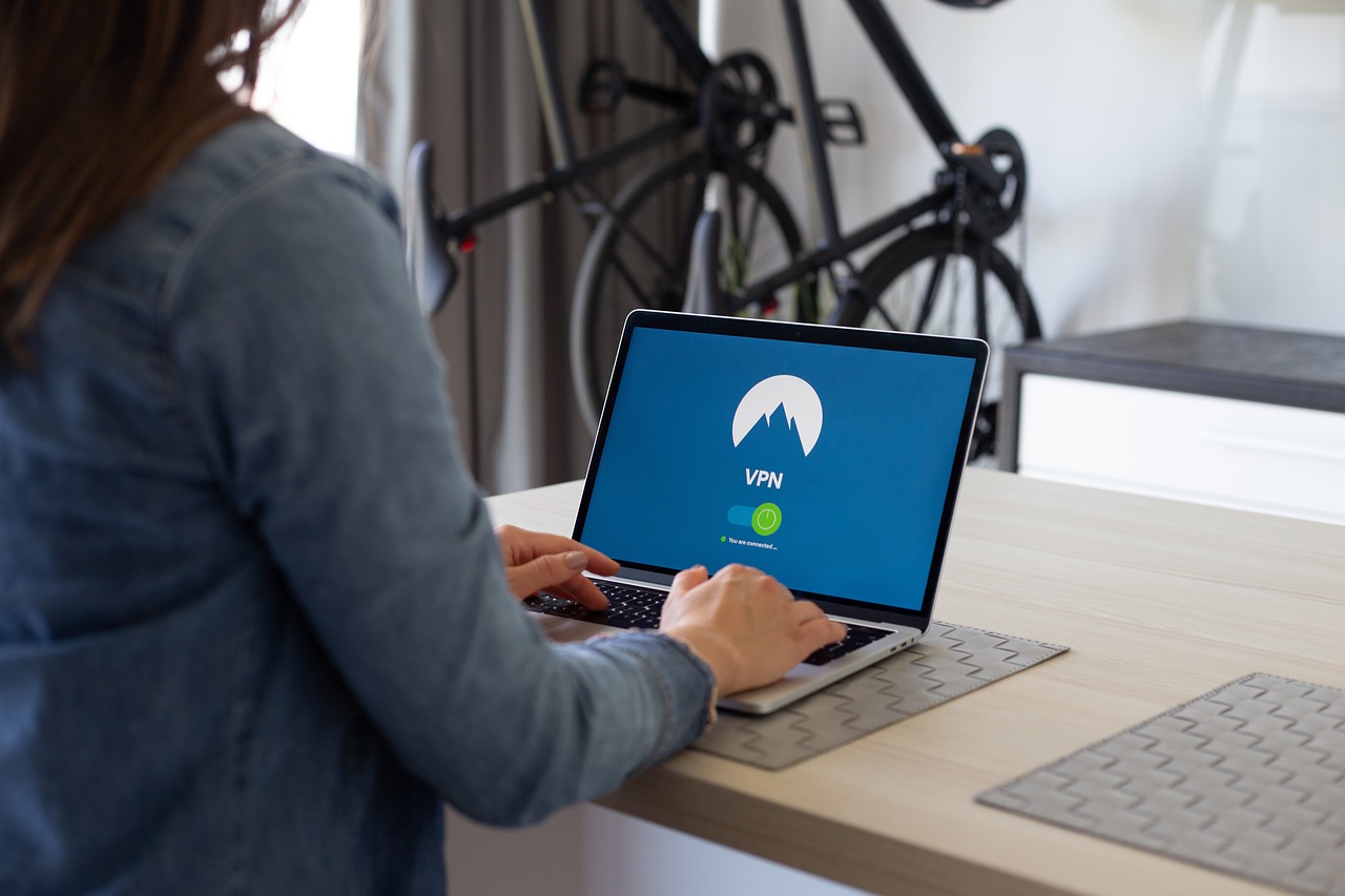 欧盟蓝色555:详情下载教程监控员app